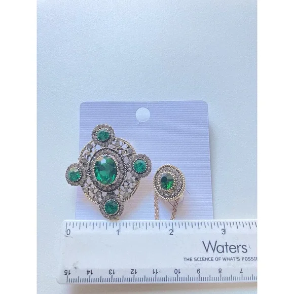 Baroque Vintage-Style Brooch for Women, Green Imitation Crystal & Chain Corsage - Picture 6 of 7